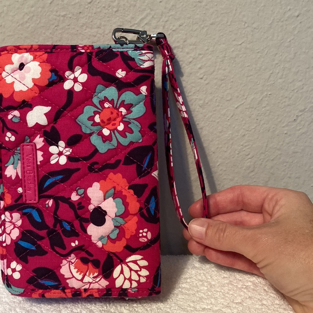 ThredUP: Vera Bradley RFID 3-in-1 Crossbody Wallet Bloom Berry Signature Print - Picture 9 of 12